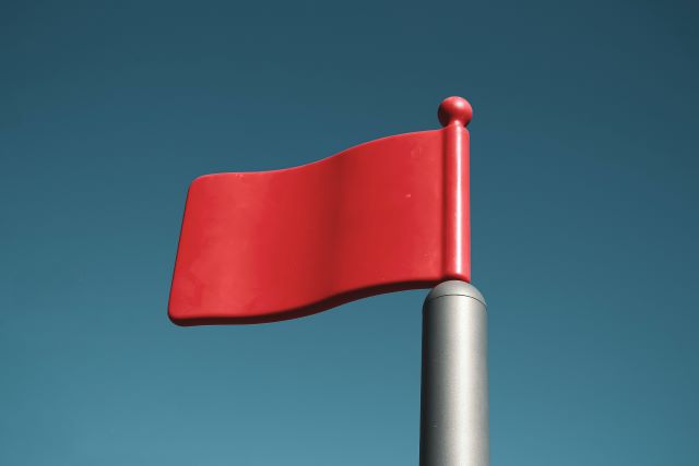 What to do after a bad house survey report: red flag