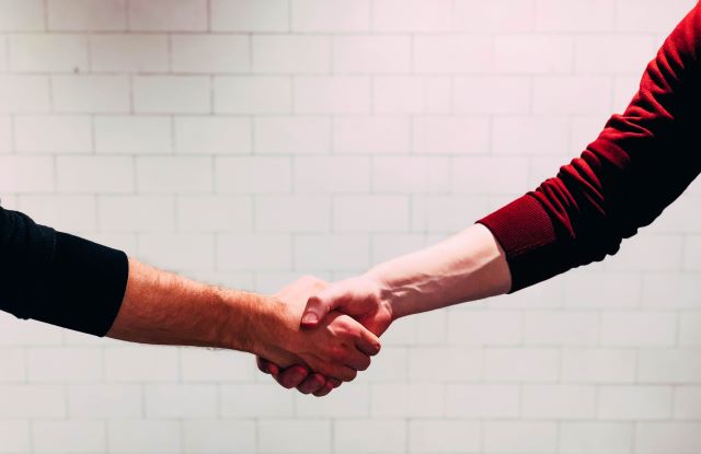 What to do after a bad house survey report: handshake